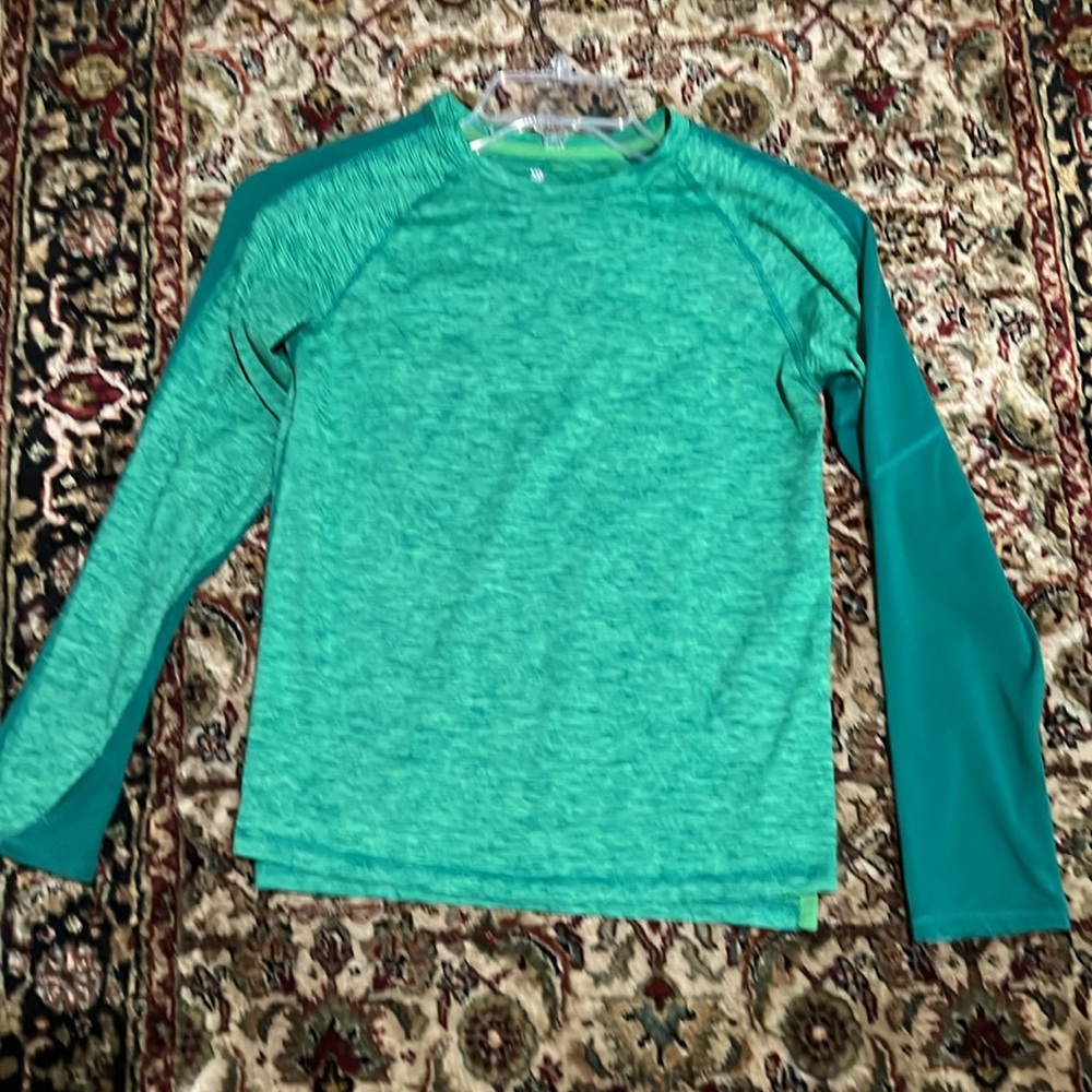 All in Motion Long Sleeve Athletic Shirt Size Large Youth
